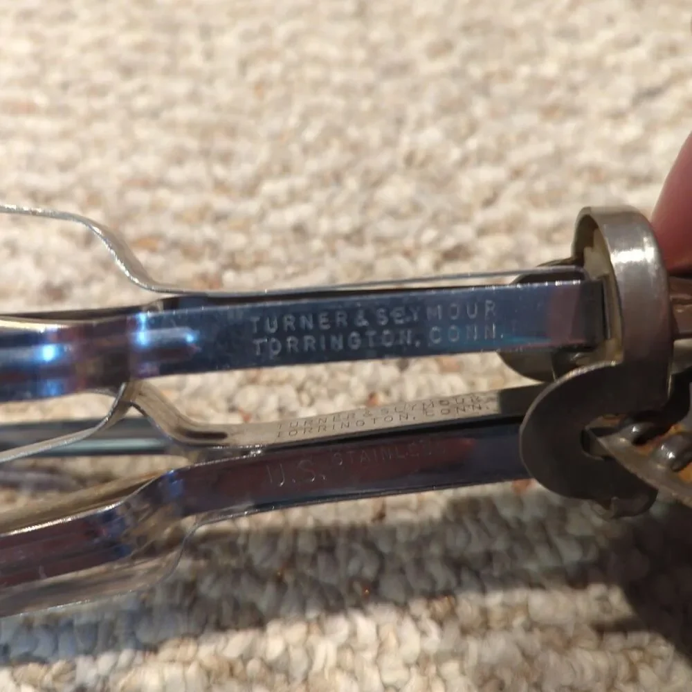 Vinatge Turner & Seymour Rotary Egg Beater Hand Mixer Manual Made CT USA